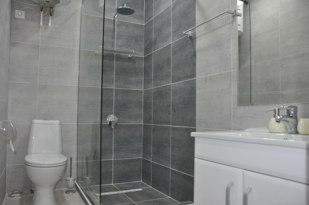 Medelean Hotel Comrat Ngoại thất bức ảnh
