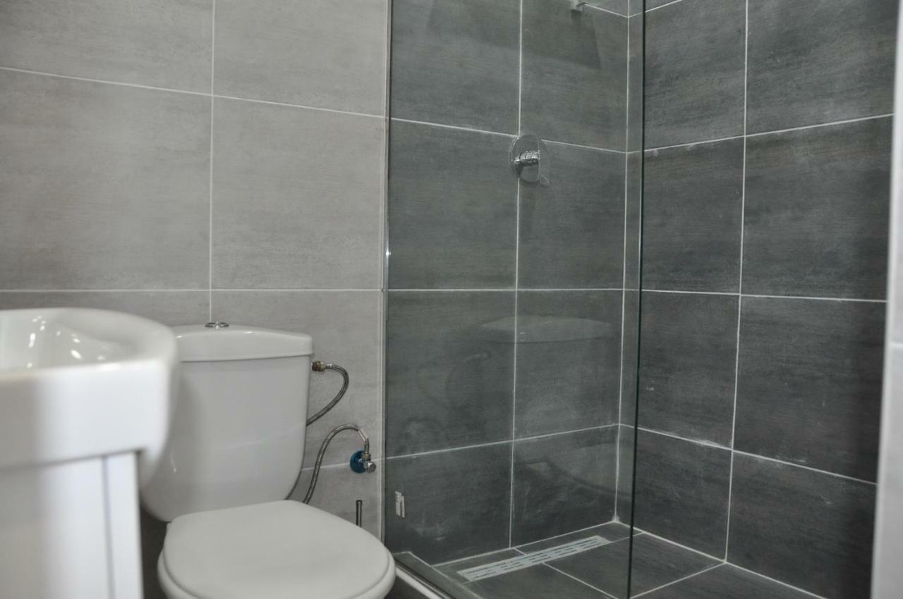 Medelean Hotel Comrat Ngoại thất bức ảnh