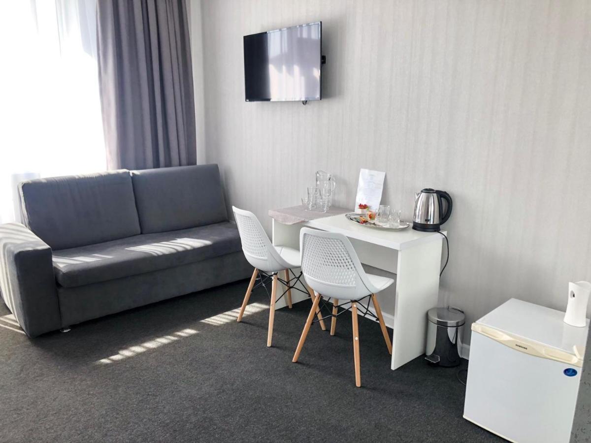 Medelean Hotel Comrat Ngoại thất bức ảnh