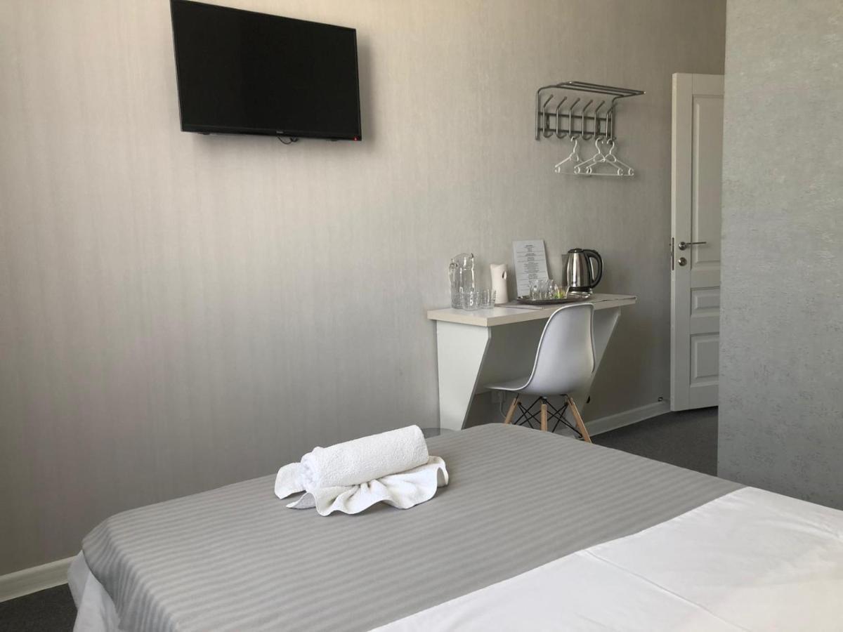 Medelean Hotel Comrat Ngoại thất bức ảnh